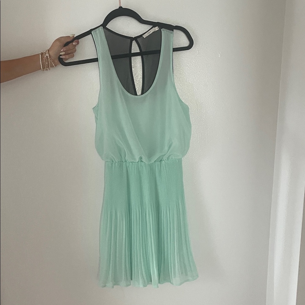 Mint Green Sleeveless Pleated Dress